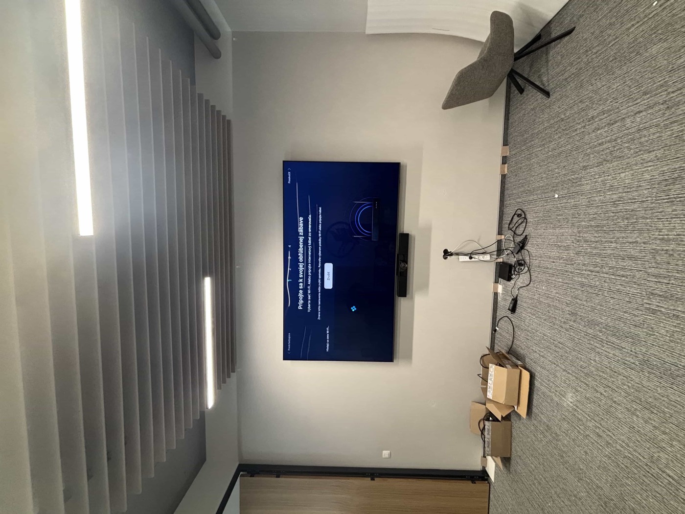 TV na stene so skrytou kabelážou — realizácia Montáž TV Bratislava